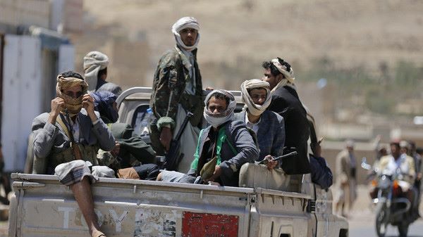 العربية:مقتل 25 حوثياً في مواجهات عنيفة  مع القاعدة والقبائل وسط اليمن