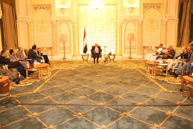 الحكومة اليمنية تعلن من الرياض موقفها من دعوات وقف الغارات واعلان هدنة جديدة