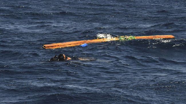 وكالة:إنقاذ 26 شخصا من 60 راكبا بسفينة غرقت شمال غربي سقطرى