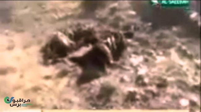 فيديو تقرير السعيدة عن انتشال مسلحين ملثمين لجثث قتلى الغارة الجوية بالبيضاء