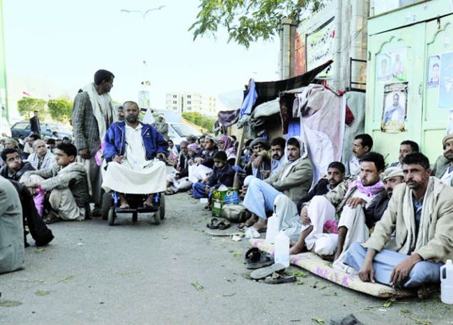 مسؤول يمني:لا يمكن لجماعة مسلحة خارج القانون أن تكون بديلا للدولة