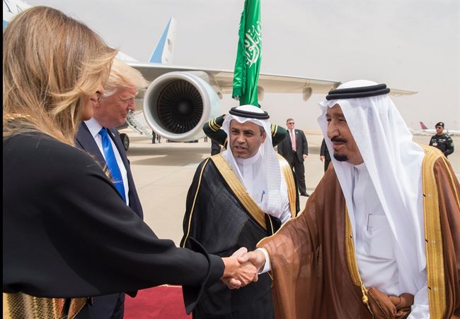 CNN تكشف أول تعليق لزعيم الحوثيين على زيارة ترامب الى السعودية