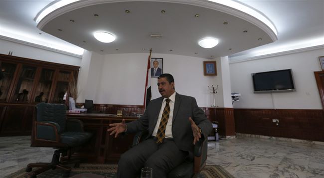 قيادي بجماعة الحوثي يكشف حقيقة مقاطعتهم للحكومة اليمنية برئاسة بحاح