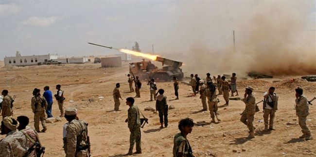 صحيفة خليجية تؤكد صعوبة تحقيق السلام في اليمن وتلمح للخيار العسكري
