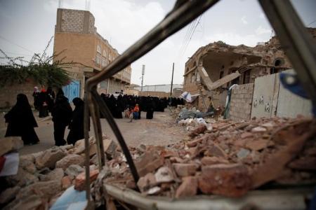 رويترز:سكان يقولون إن الحوثيين قتلوا 7 مزارعين خلال بحثهم عن مقاتل 