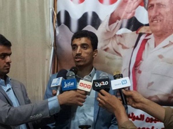نجل القشيبي يكشف أسباب رفعهم لإعتصامهم أمام منزل وزير الدفاع بصنعاء