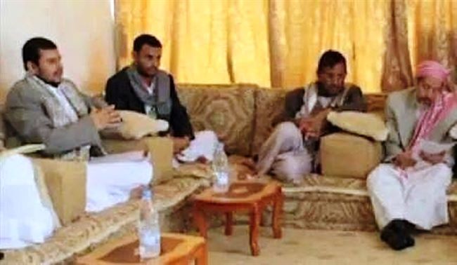 صورة لأمين حزب الاصلاح مع زعيم الحوثيين لأول مرة شمال اليمن