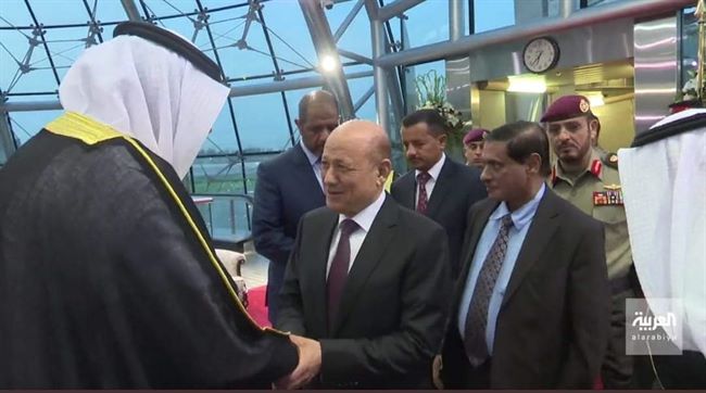 العليمي والبحسني يصلان الكويت في زيارة رسمية لحشد الدعم الاقتصادي لليمن