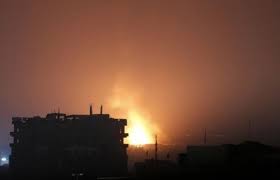 انفجار عنيف يهز جنوب العاصمة اليمنية صنعاء وسط تجدد الغارات الجوية