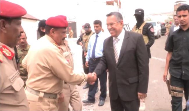 الجزيرة:بن دغر يدعو لتنفيذ عاجل لإعادة بناء الجيش اليمني على أسس وطنية