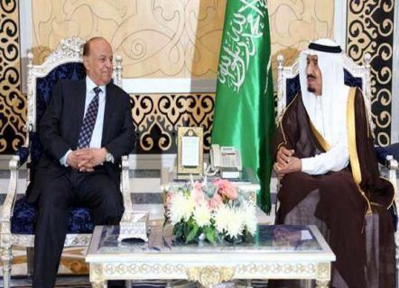 لقاء طارئ بين ملك السعودية وولي عهده مع الرئيس اليمني ونائبه حول آخر التطورات بعدن