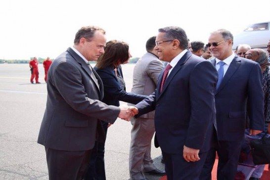رئيس الحكومة اليمنية يؤكد من برلين مد الحوثيين بأسلحة حديثة ومتطورة