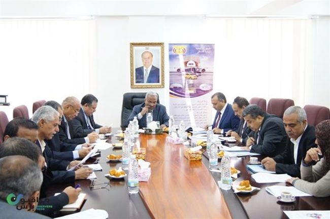 وزير النقل يشدد على ضرورة تطوير واعادة وتيرة النشاط الملاحي لميناء عدن 