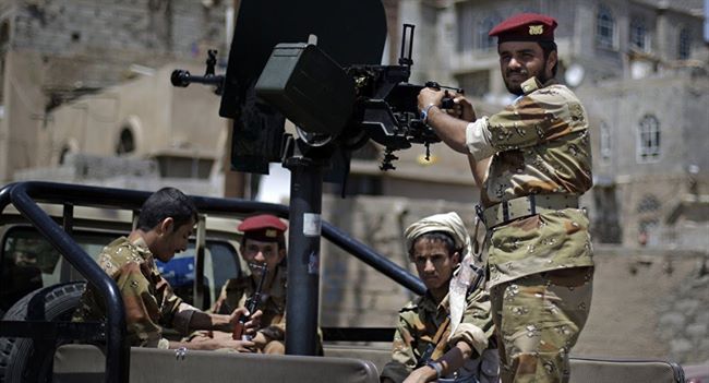 قائد بالجيش اليمني التابع للتحالف العربي يعلن اسباب انضمامه للحوثيين