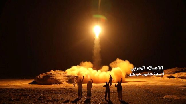 رويترز:الرئيس الامريكي يطلع على تفاصيل ضربة صاروخية للحوثيين على محطة كهرباء بالسعودية