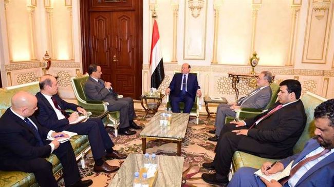 الرئيس اليمني يؤكد استغلال الانقلابيين لمعاناة شعبه كذريعة لمواصلة حربهم