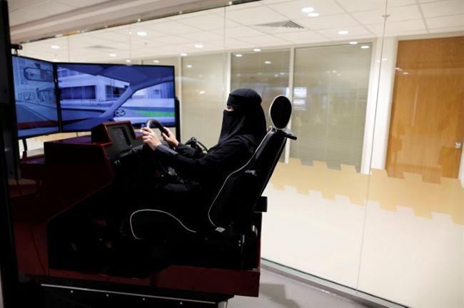 رويترز ترصد حقائف 30 عاما من نضال المرأة السعودية لقيادة السيارة(تقرير)
