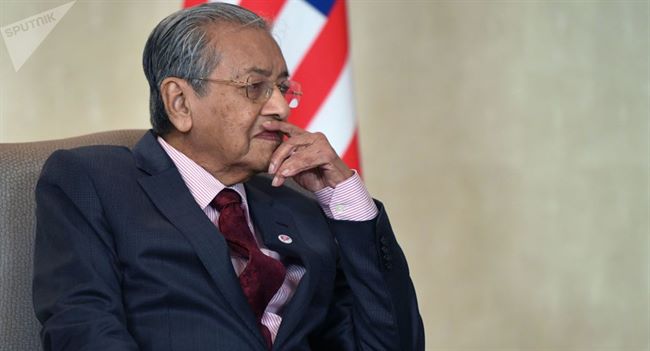 رئيس وزراء ماليزيا مهاتير محمد قدم استقالته للملك ومحادثات لتشكيل ائتلاف جديد